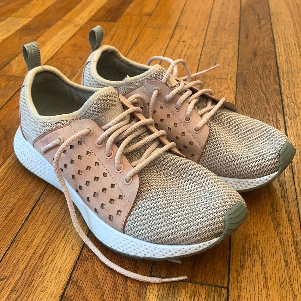 Sperry Tennis Shoes